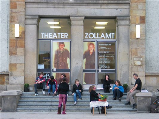 Eingang Theater Zollamt